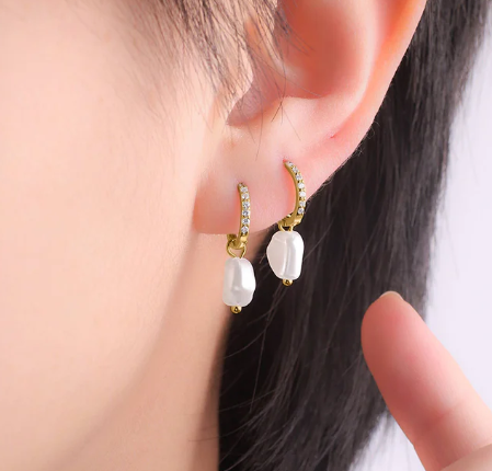 Aura Pearl Earrings