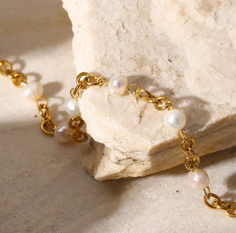 Chained Pearl Bracelet